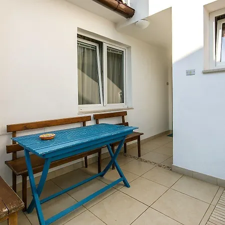 Nika 6 In Der Residenz Mit Pool Und Whirlpool In Strandnaehe * Umag